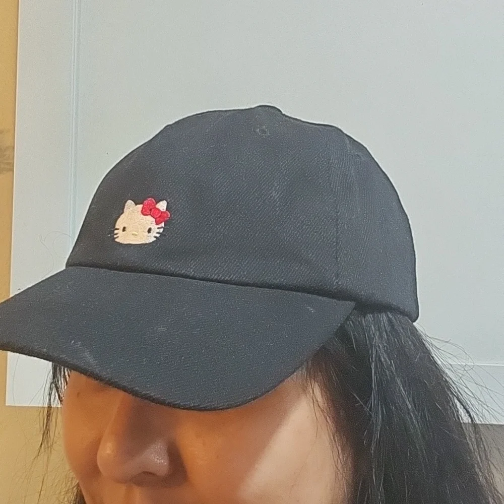 Hello Kitty Cap - Picture 1 of 4